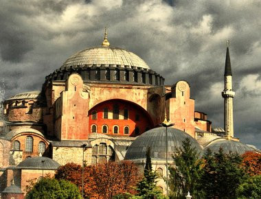 Προκλητικοί οι Τούρκοι: Στην Αγιά Σοφιά πάντα θα διαβάζεται το κοράνι (φωτό)